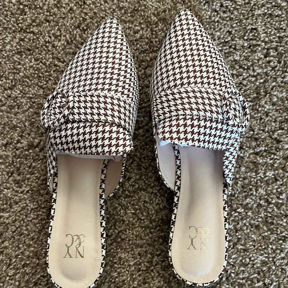 Ladies size 9 shoes.  New